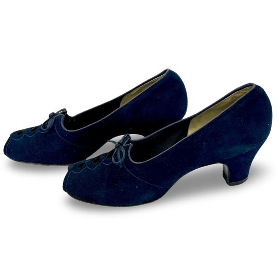 Vintage 1940s pumps, 40s blue suede heels, 40s pe… - image 3