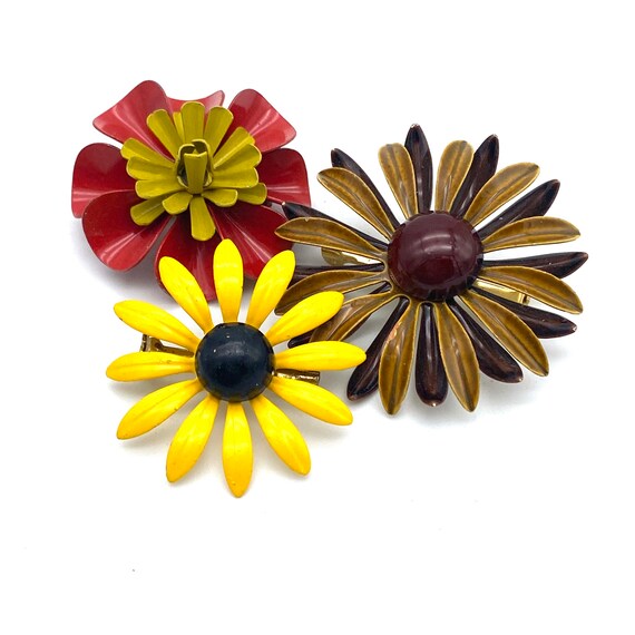 Vintage 1960s Enameled metal Flowers Brooch Lot 3… - image 3