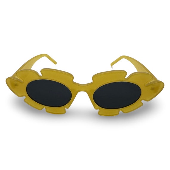 Vintage 1960s Lucite Sunglasses, 60s mod sunglass… - image 10