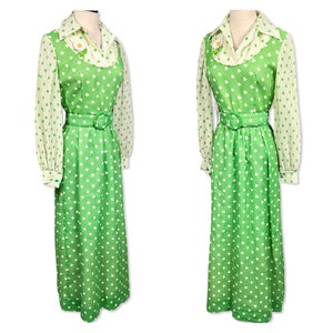 Vintage jaren 1960 Hostess Maxi Jurk, jaren '60 groene polka dot maxi jurk, jaren '60 lange jurk met riem, jaren '60 lange gastvrouw jurk afbeelding 6