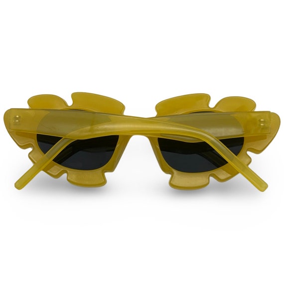 Vintage 1960s Lucite Sunglasses, 60s mod sunglass… - image 9