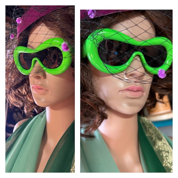 Balenciaga 90S oval sunglasses in fluo orange – Eyewear Club