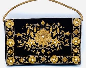 Beautiful Vintage 1960s Embroidered black and gold envelope style purse, 60s gold embroidered black velvet evening bag, floral bag