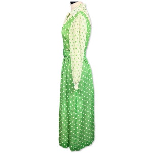 Vintage jaren 1960 Hostess Maxi Jurk, jaren '60 groene polka dot maxi jurk, jaren '60 lange jurk met riem, jaren '60 lange gastvrouw jurk afbeelding 3