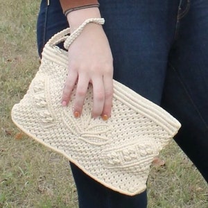 Vintage 1970 boho handbag, 70s hippie macrame clutch bag, cute 70s hipster macrame clutch, 70s macrame purse image 3