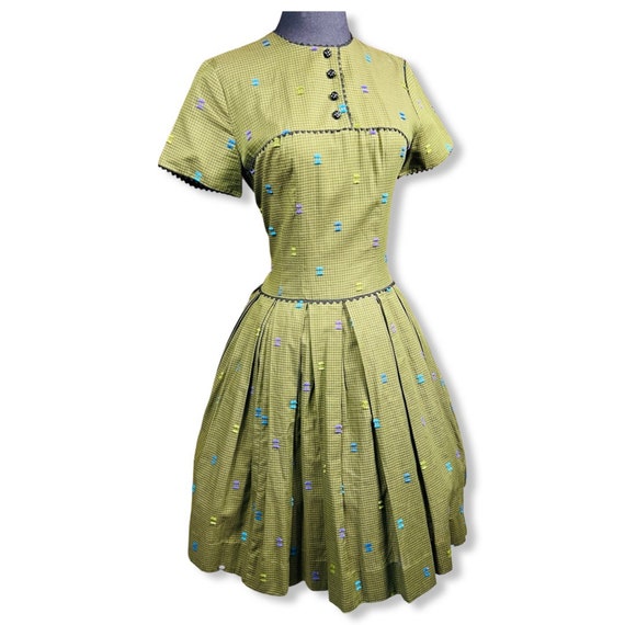 Vintage 1950s Embroidered Dress - 1950’s Green Sh… - image 4