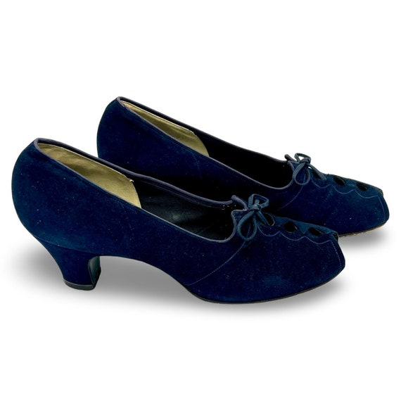 Vintage 1940s pumps, 40s blue suede heels, 40s pe… - image 2