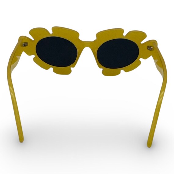 Vintage 1960s Lucite Sunglasses, 60s mod sunglass… - image 7