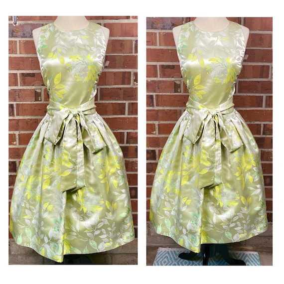Vintage 1950s size 12 full skirt swing dress| 1950