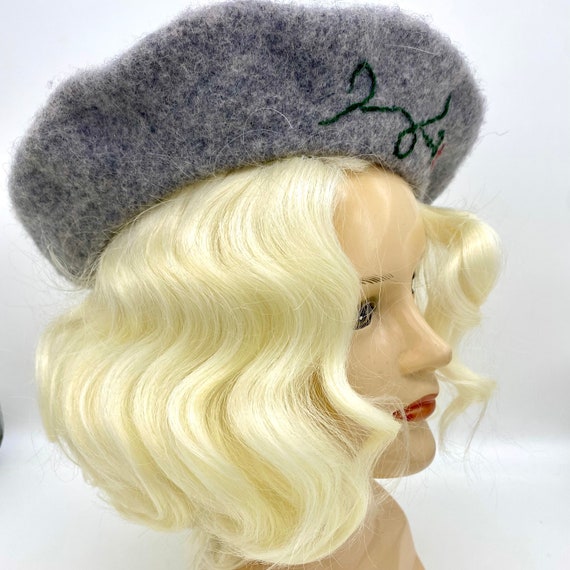 Vintage 1960s Lambs Wool Beret with embroidery ac… - image 4
