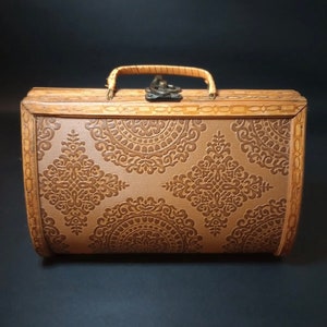 Vintage 1940s boho Box Bag Purse, 1940s wood rattan and willow handbag, WW2 large Box Bag Purse, 40's carved wood Box Bag image 1