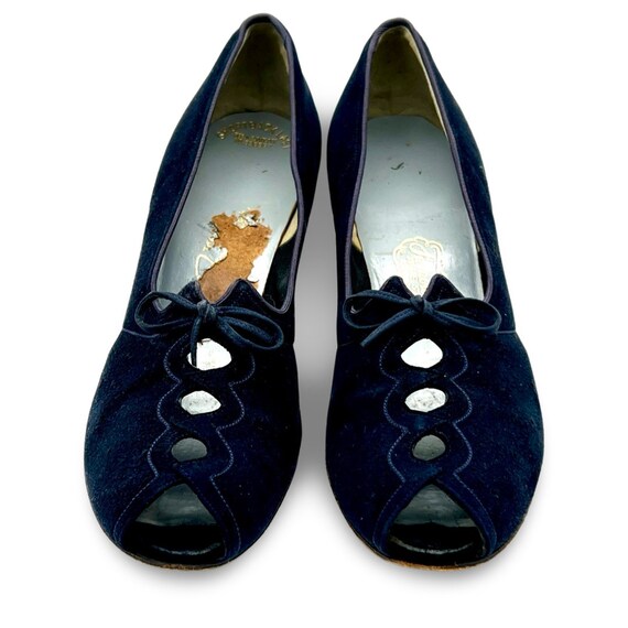 Vintage 1940s pumps, 40s blue suede heels, 40s pe… - image 5