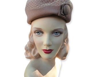 Vintage 1950s brown pillbox hat with veil, 1950s Vintage 100% Wool Peachfelt Henry Pollak Inc New York Hat with Veil Brown