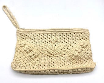 Vintage 1970  boho handbag, 70s hippie macrame clutch bag, cute 70s hipster macrame clutch, 70s macrame purse