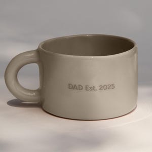 First time dad coffee mug, Dad est 2025 mug, New dad gift from wife, New grandpa gift, Custom dad gift, Dad baby shower gift