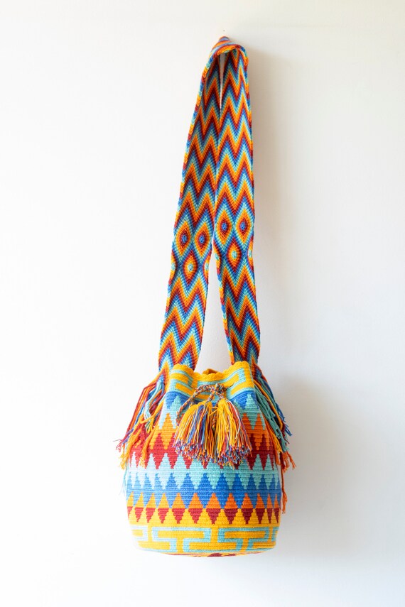 Large Multicolored WAYUU Mochila Bag ⁄ ORIGINAL WAYUU Large Multicolored WAYUU Mochila Bag ⁄ ORIGINAL WAYUU