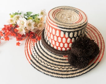 Petit chapeau de soleil Wayuu / chapeau enfant / chapeau d’été / pompon pom pom / chapeau de paille / chapeau de plage / chapeau colombien / chapeau fait à la main / motif wayuu