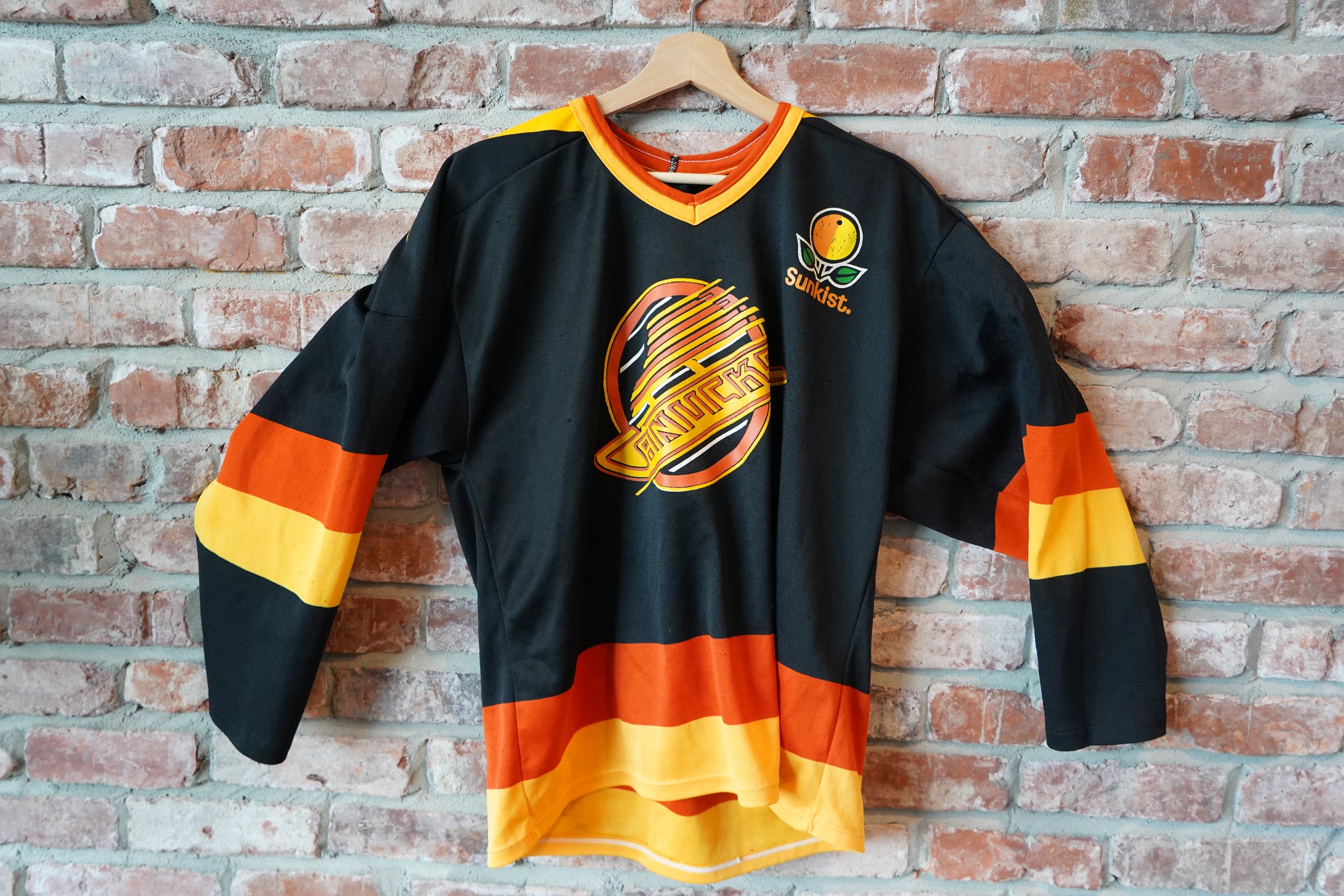 Vintage 90's Vancouver Canucks CCM Jersey Youth Boys L