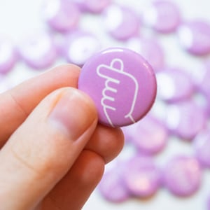 Finger Heart | 1&quot; Pinback Button