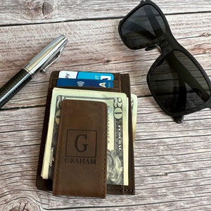 Cartera delgada personalizada, regalo del Día del Padre, tarjetero minimalista de cuero, cartera para hombre, regalo para padrinos de boda, regalo para él, regalo para esposo, cartera con monograma.