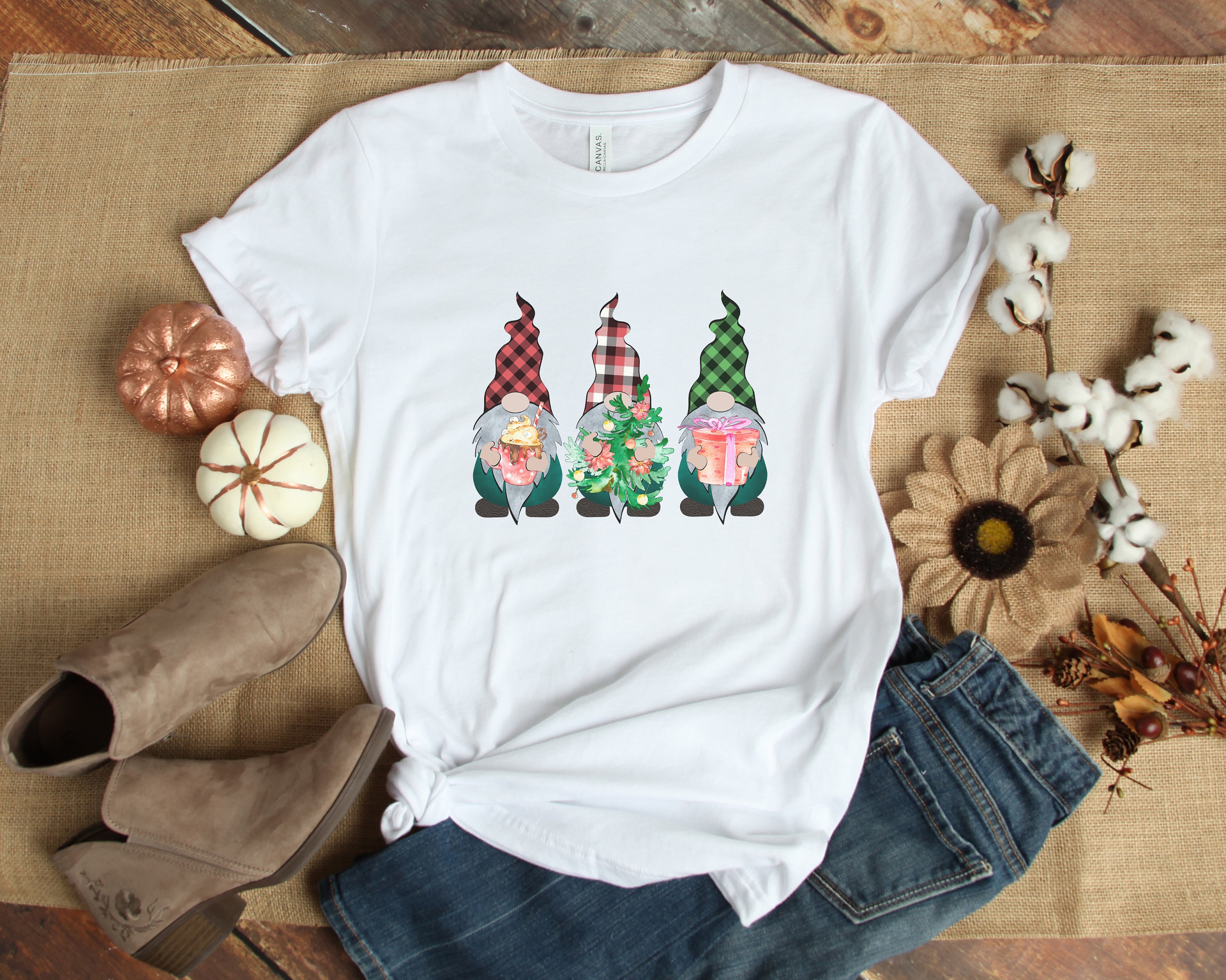 Camisa de Navidad linda camisa de Santa Gnome camisa de Etsy