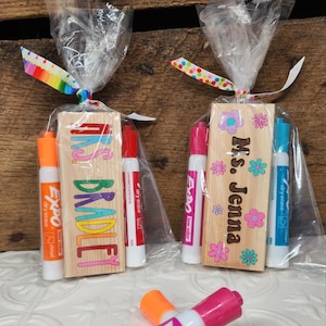 Ensemble cadeau personnalisé de gomme pour tableau blanc/tableau noir pour enseignant, peint à la main, cadeau de remerciement, gomme pour tableau noir, cadeaux de remerciement pour enseignant.