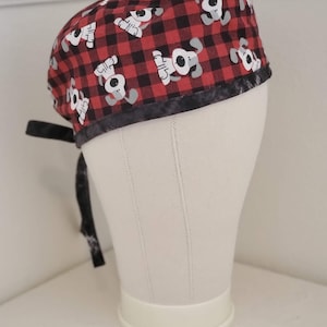 Buffalo Paws; Fully Reversible Scrub/Skull Hat; Get 2 looks in 1 hat; Scrub, Surgical, Doctor, Veterinarian, Nurse, Culinary or Chemo Cap