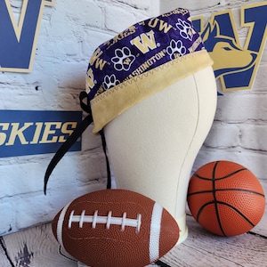 Washington Huskies Skull Cap: Reversible Flip Brim Scrub Hat