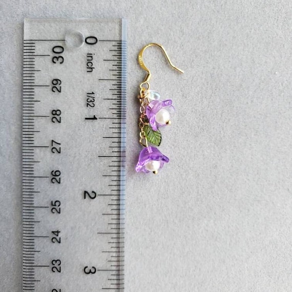 ◆VINTAGE HOLLYWOOD◆ Bellflower Earrings VH2336EA013B Bellflower Earrings, Glass Floral and Leaf Drop Earrings - Etsy