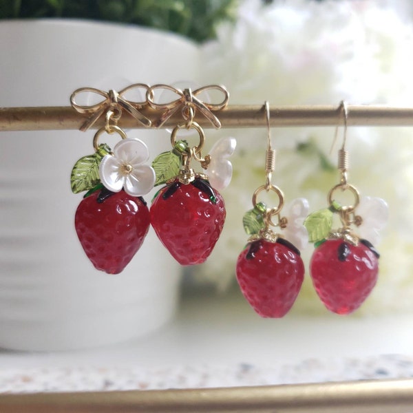 Boucles d'oreilles fraise, boucles d'oreilles en verre fraise rouge, boucles d'oreilles nourriture, boucles d'oreilles fruits