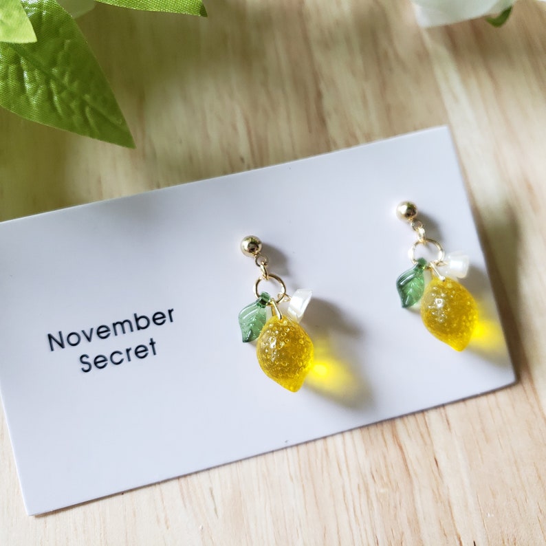 Boucles d'oreilles citron, boucles d'oreilles citron en verre, boucles d'oreilles nourriture, boucles d'oreilles fruits Translucent