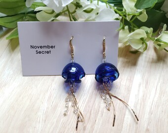クラゲのイヤリング、ガラスのダングルイヤリング - Etsy 日本