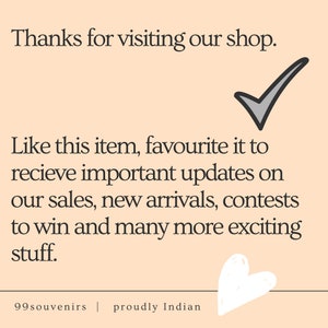 Puede incluir: Un gr&aacute;fico de marca de verificaci&oacute;n con el texto "Gracias por visitar nuestra tienda." y "Si te gusta este art&iacute;culo, a&ntilde;&aacute;delo a tus favoritos para recibir actualizaciones importantes sobre nuestras ventas, las nuevas llegadas, los concursos para ganar y muchas cosas m&aacute;s emocionantes." El texto "99souvenirs | orgullosamente indio" est&aacute; en la parte inferior de la imagen.