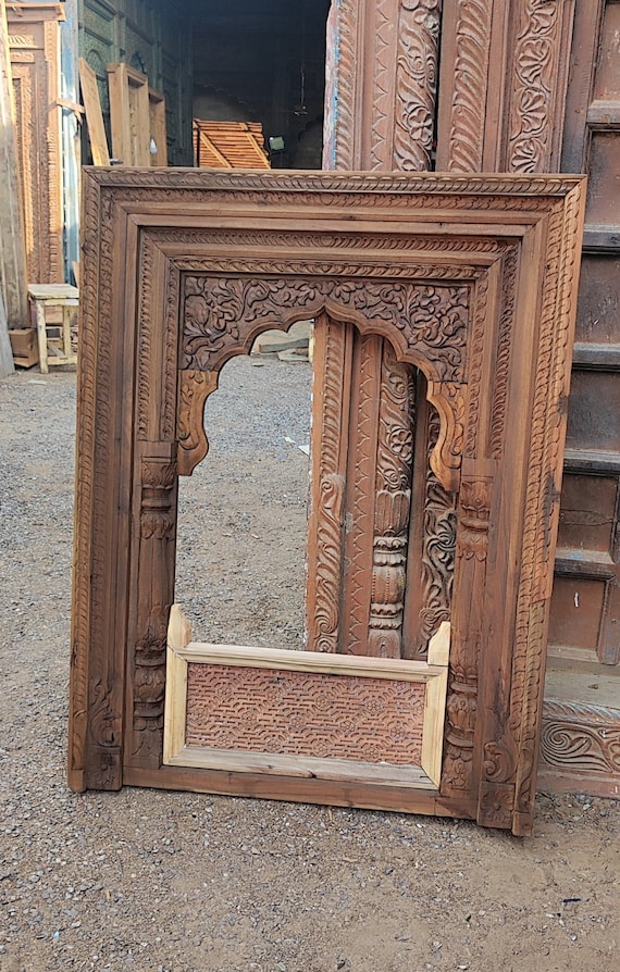 昭和レトロ家具　アーチ型の木枠ミラー　ラタン　鏡　壁掛け鏡 古いアーチ型の木枠ミラー 昭和レトロ家具 アーチ型の木枠ミラー