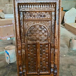 インドの手彫り木製壁掛けミラー、Jharokhaミラー、壁装飾