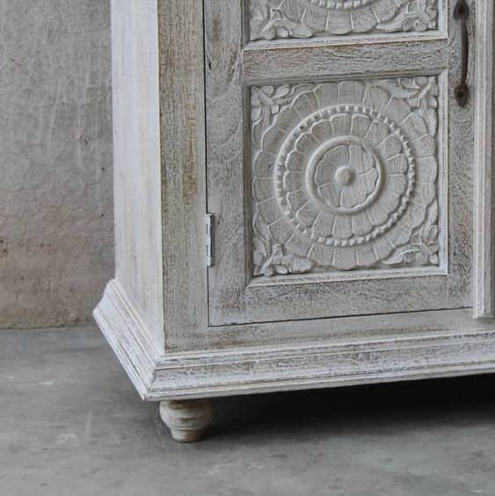 Vintage Weißer gewaschener Indischer Schrank handgeschnitzter | Etsy