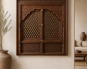 Panel de pared de inspiración antigua con detalles de madera y latón, adorno de pared de madera tallada, panel de arte decorativo rústico indio para pared, arte mural indio