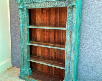Vintage-Stil Bücherregal, geschnitzter Holzschrank, rustikales blaues Bücherregal, beunruhigter fertiger indischer Boho-Schrank für Wohnzimmer-Aufbewahrung