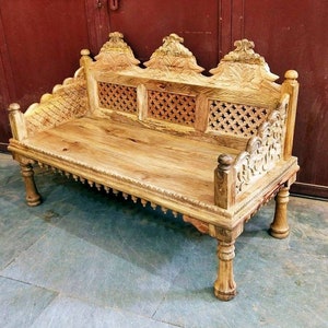 Divano letto indiano in stile vintage, divanetto in legno intagliato, intagli intricati e divano letto in stile Mughal, mobili Boho, divano letto da giardino