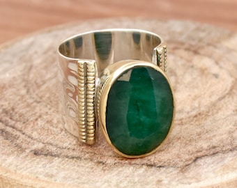 Indian Emerald Ring, Two Tone Ring, 925 Sterling Silver Ring, Handmade Ring, Designer Ring, Dainty Ring, Textured Ring, Special Gift For Her