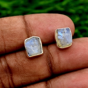 Pendientes de piedra lunar en bruto: piedras preciosas de plata de ley 925 hechas a mano