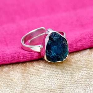 Raw Apatite Ring, Natura Rough Apatite Ring, Apatite Silver Ring, 925 Sterling Silver Ring, Raw Healing Crystal Ring, Boho Silver Jewelry,