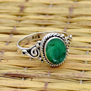 Indischer Smaragd Ring, 925 Smaragd Ring, Statement Ring, grüner Edelstein Ring, 7 x 9 mm Oval Smaragd Ring Silberschmuck, Boho Ring, handgemachter Ring