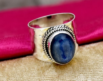 Anillo de cianita hecho a mano en plata de ley 925: estilo bohemio de banda ancha
