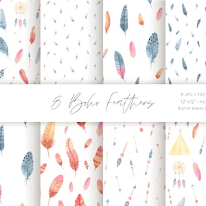 Può includere: Un pacchetto di carta digitale con 8 diversi motivi con piume boho ad acquerello in tonalità di blu, rosa e arancio. I motivi includono piume, frecce, acchiappasogni e tepee. Il testo "8 Boho Feathers" è incluso nell'immagine. Il pacchetto di carta è di 30,5 cm per 30,5 cm e 300 DPI.