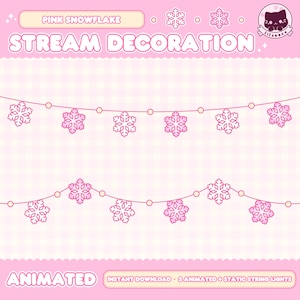Pode incluir: Luzes de corda de floco de neve rosa animadas para streaming. Duas luzes de corda animadas e duas luzes de corda estáticas com flocos de neve rosas sobre um fundo xadrez rosa e branco. O texto "PINK SNOWFLAKE STREAM DECORATION" e "ANIMATED" está incluído na imagem.