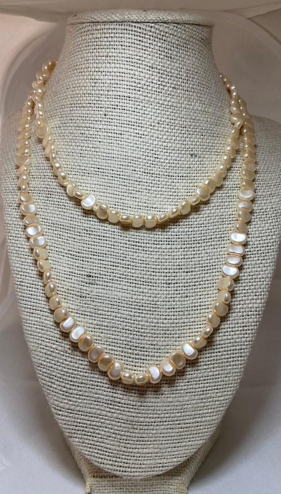 Mother of Pearls Necklace Costume Jewelry