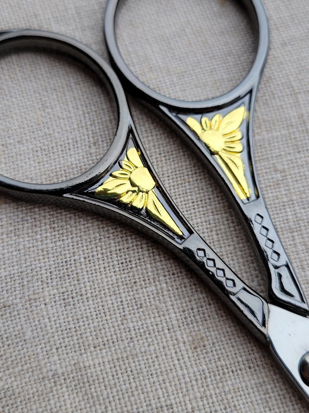 Scissors Art Deco Floral Detail Craft Embroidery Cross Stitch Knitting ...