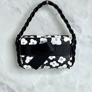 Black + White Pop Art Flower Purse
