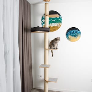 Kratzbaum nach Maß: Moderner Kratzbaum vom Boden zur Decke, verstellbarer Kratzbaum mit Bett, Katzenturm für große Katzen